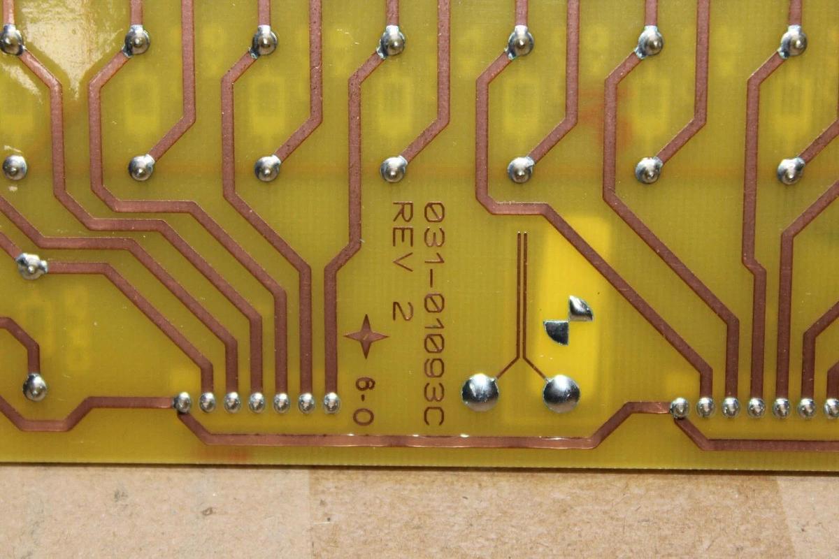 Used YORK CIRCUIT BOARD RELAY BOARD 031-01093C00 REV. B **WARRANTY INCLUDED**