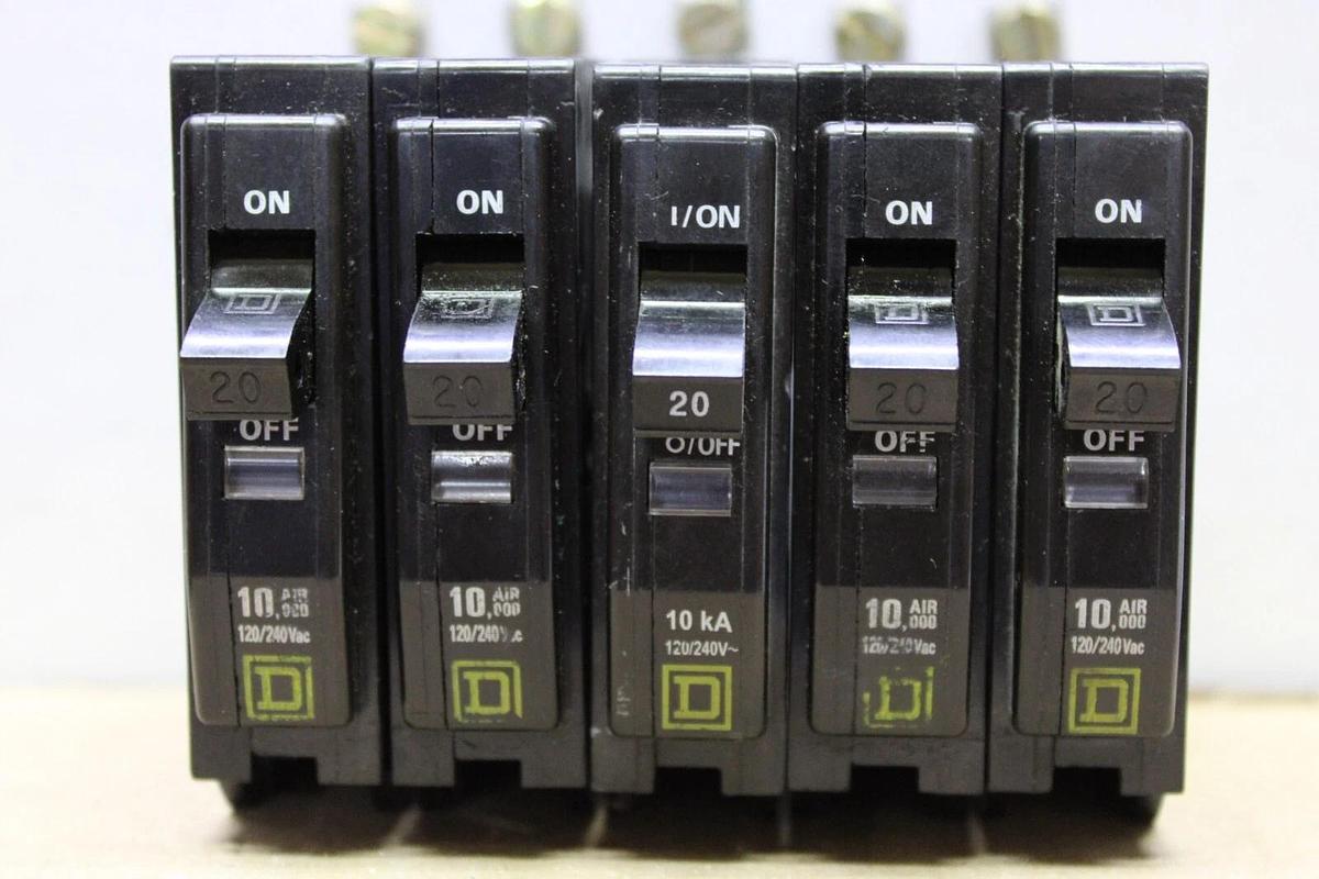 Used LOT OF 5 SQUARE D BREAKERS QOB QOB1020 SINGLE POLE 20 AMP **WARRANTY INCLUDED**