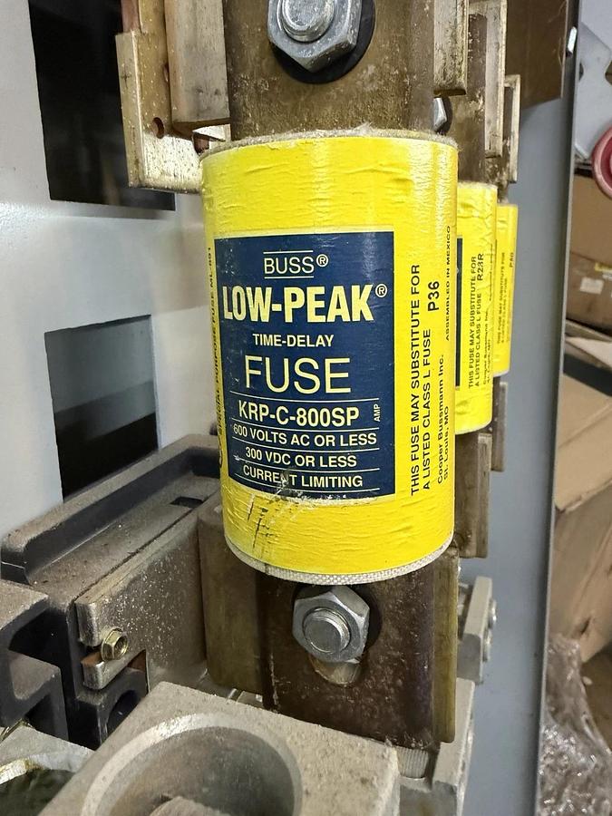 Used EATON HEAVY DUTY SAFETY SWITCH DISCONNECT DH327NRK 800 AMP 240 VAC NEMA 3R