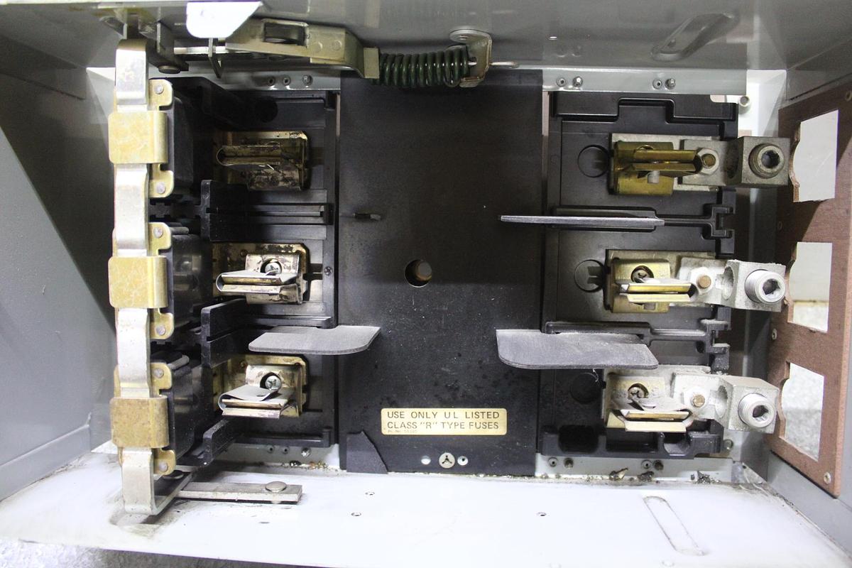 Used ITE TWIN VACU-BREAK FUSIBLE PANELBOARD SWITCH V7E3622 600V 60A