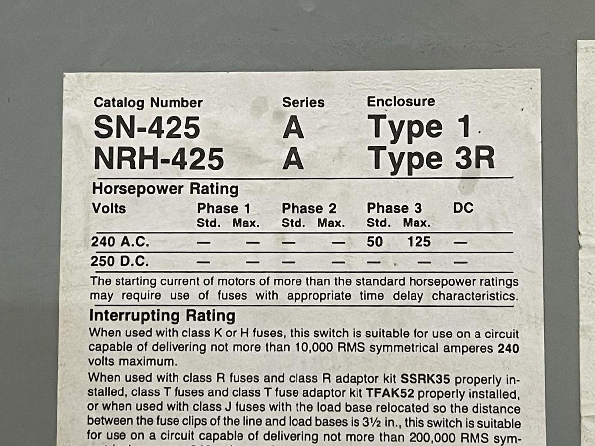 Used ITE HEAVY DUTY VACU-BREAK ENCLOSED SWITCH SN-425 NEMA 1 400 AMP 240 VAC
