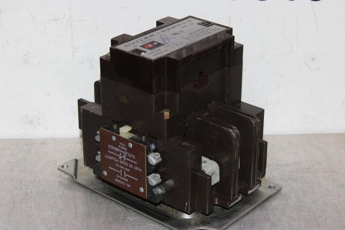 Used CUTLER-HAMMER CONTACTOR C832JN3 NEMA SIZE 3 120 AMP 600 VAC 3-POLE COIL: 120 V