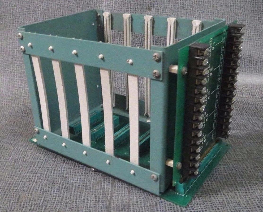 Used YORK 5 SLOT PLC CHASSIS 031-00809C000 REV B WITH FRONT BOARD 031-00816C000