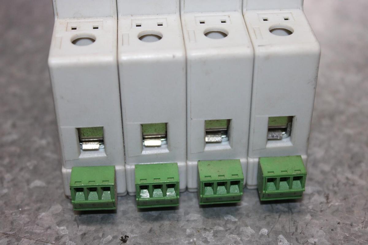 Used MERSEN SURGE-TRAP SURGE PROTECTOR ST320-4M 480/277 VAC 3-PHASE 4-POLE