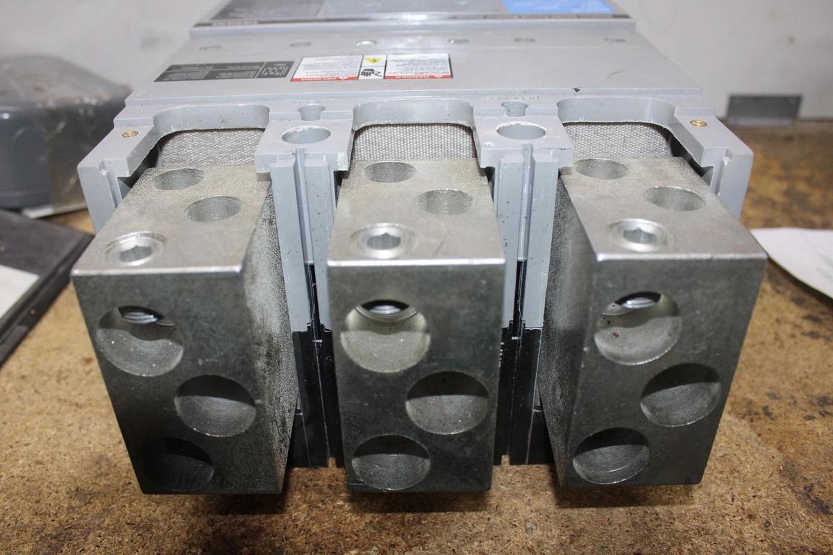 Used SIEMENS ND6 CIRCUIT BREAKER ND63F120 1200 AMP 3-POLE 600 VAC 3-PHASE *WARRANTY*