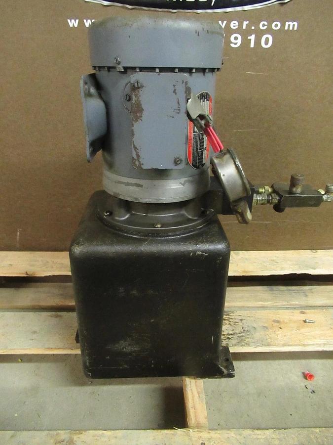 Used HYDRAULIC PUMP DAYTON 3-PHASE 3N234-A 3/4 HP 3450 RPM 60 HZ 1.0 SF LINE OILER