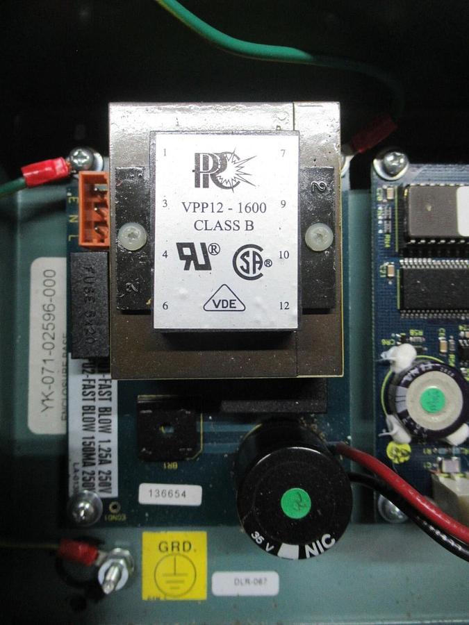 Used YORK INTEGRATED SYSTEMS NETWORK II MICROGATEWAY 371-02592-101 110 VOLT 20 VA