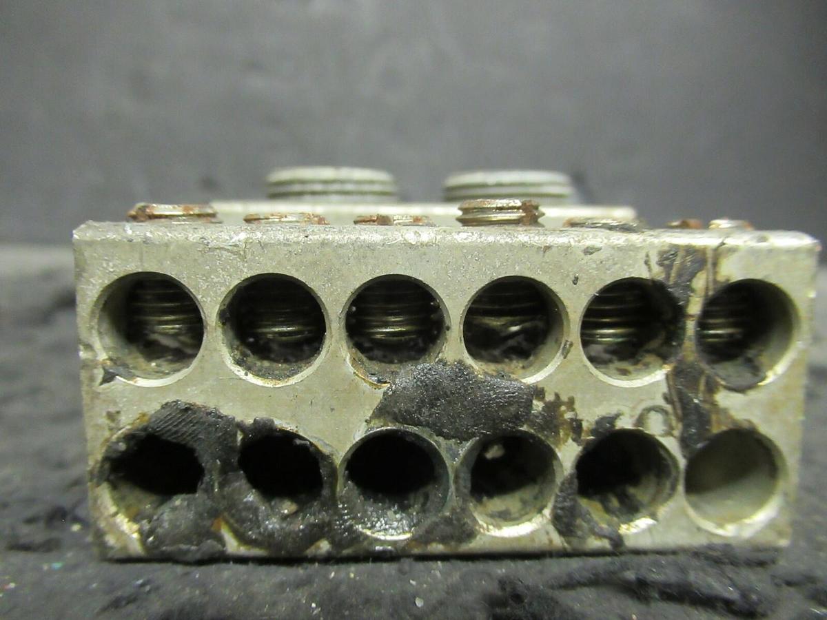 Used (3) MARATHON 97945 MECHANICAL DISTRIBUTION WIRE CONNECTOR LUG TAP 500MCM - #14