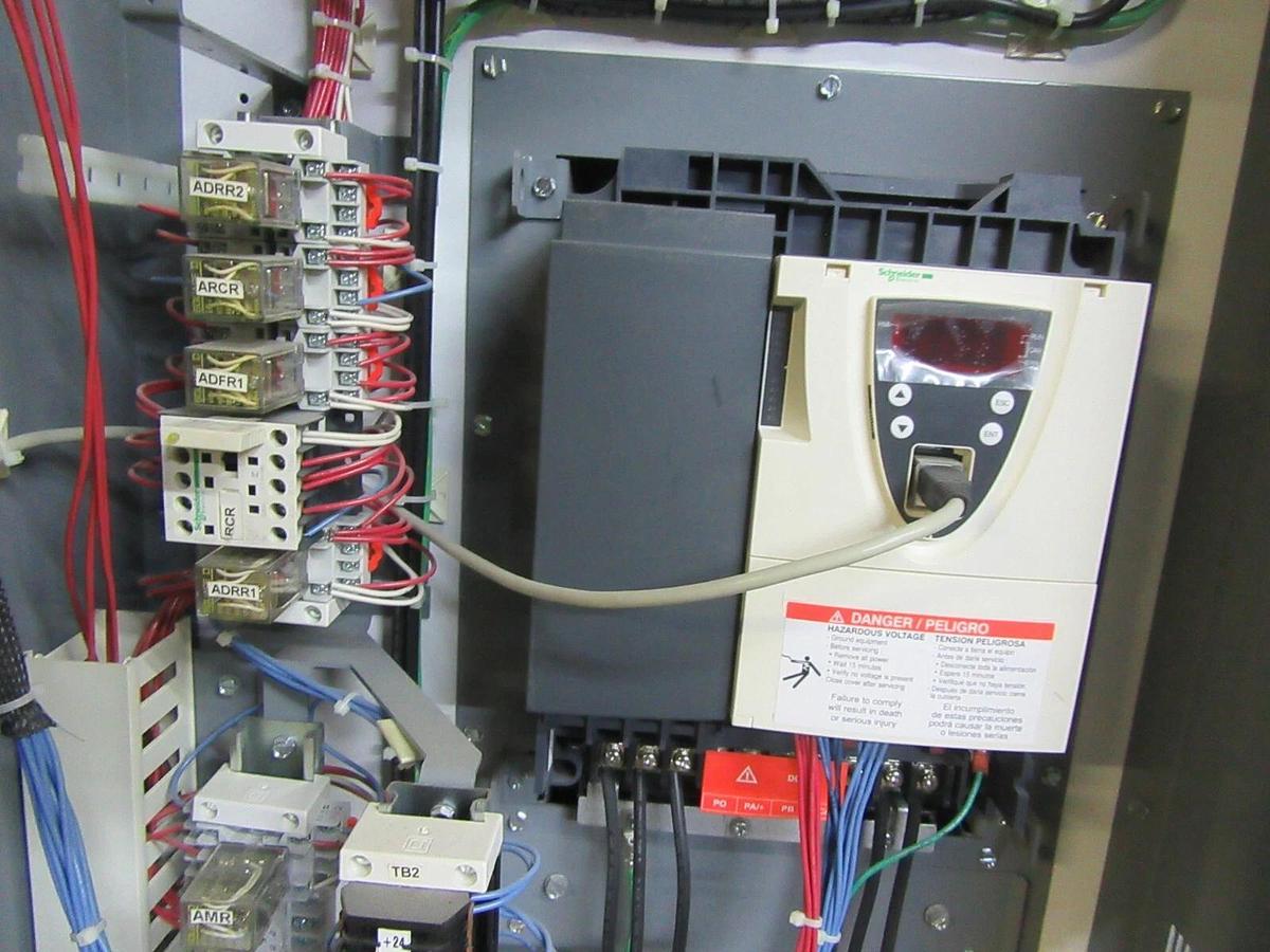 Used SQUARE D M-FLEX VARIABLE SPEED DRIVE MFDKG4VW ATV61HD11N4 20 HP 15 KW 460 VOLT