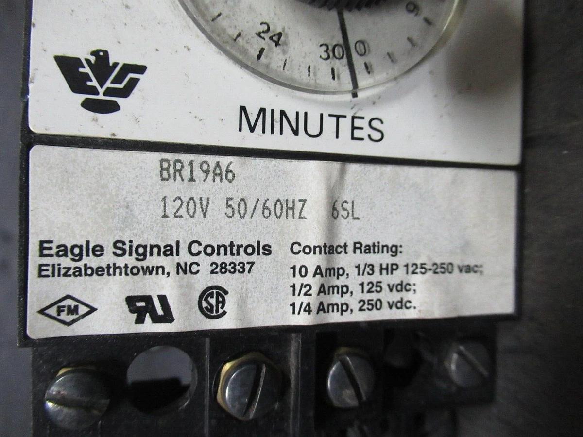 Used EAGLE SIGNAL TIME DELAY RELAY BRE9A6 0-30 MINUTES 120 VAC 10 AMP 1/3 HP