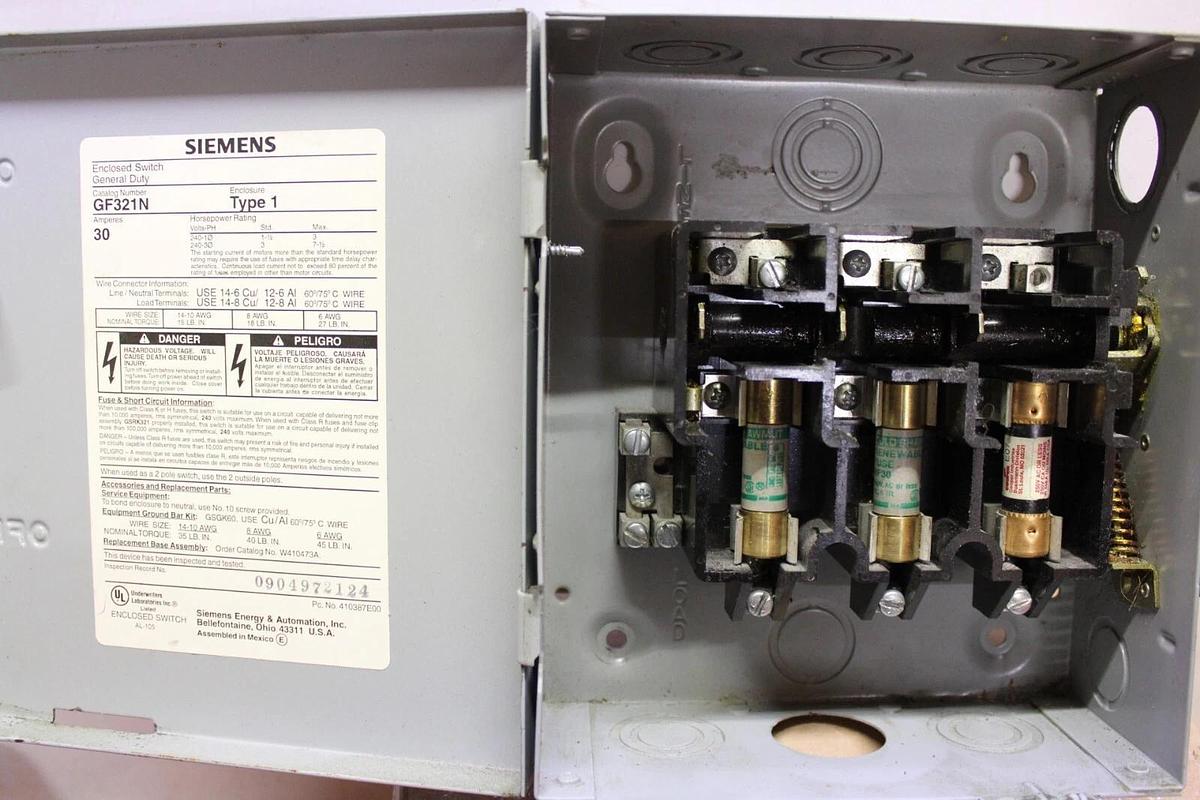 Used SIEMENS HEAVY DUTY ENCLOSED SWITCH GF321N 30 AMP 240 VAC TYPE 1 **WARRANTY**