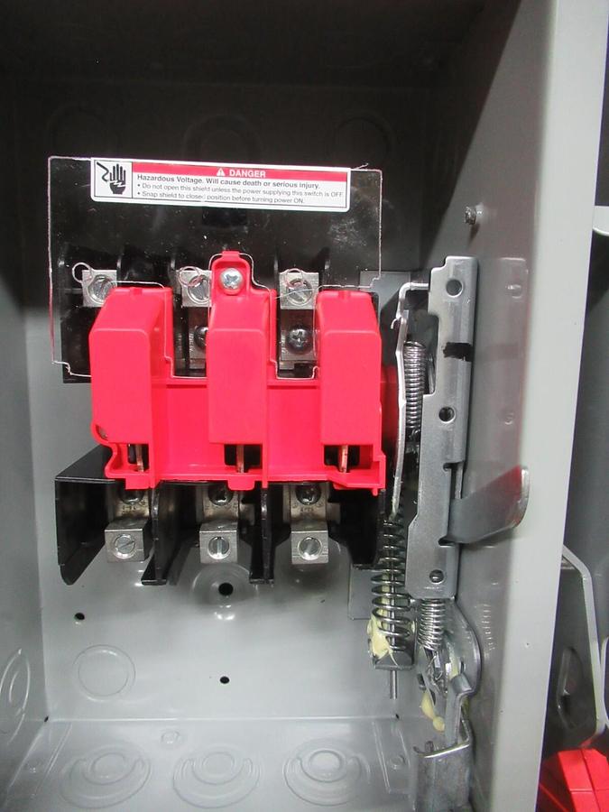 NEW IN BOX SIEMENS HEAVY DUTY FUSIBLE SAFETY SWITCH HNF361 600 VAC 30 AMP