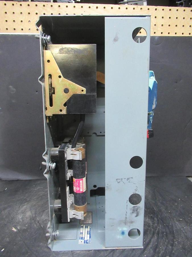 Used SQUARE D MCC MOTOR CONTROL DUAL FEEDER 17" MODEL 4 30/60 AMP FUSES