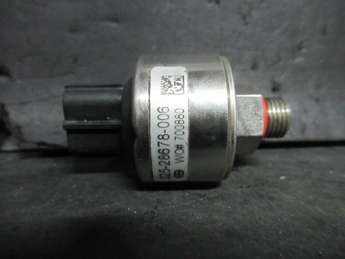 Used YORK DANFOSS PRESSURE TRANSDUCER 025-28678-006 *NO RATING*