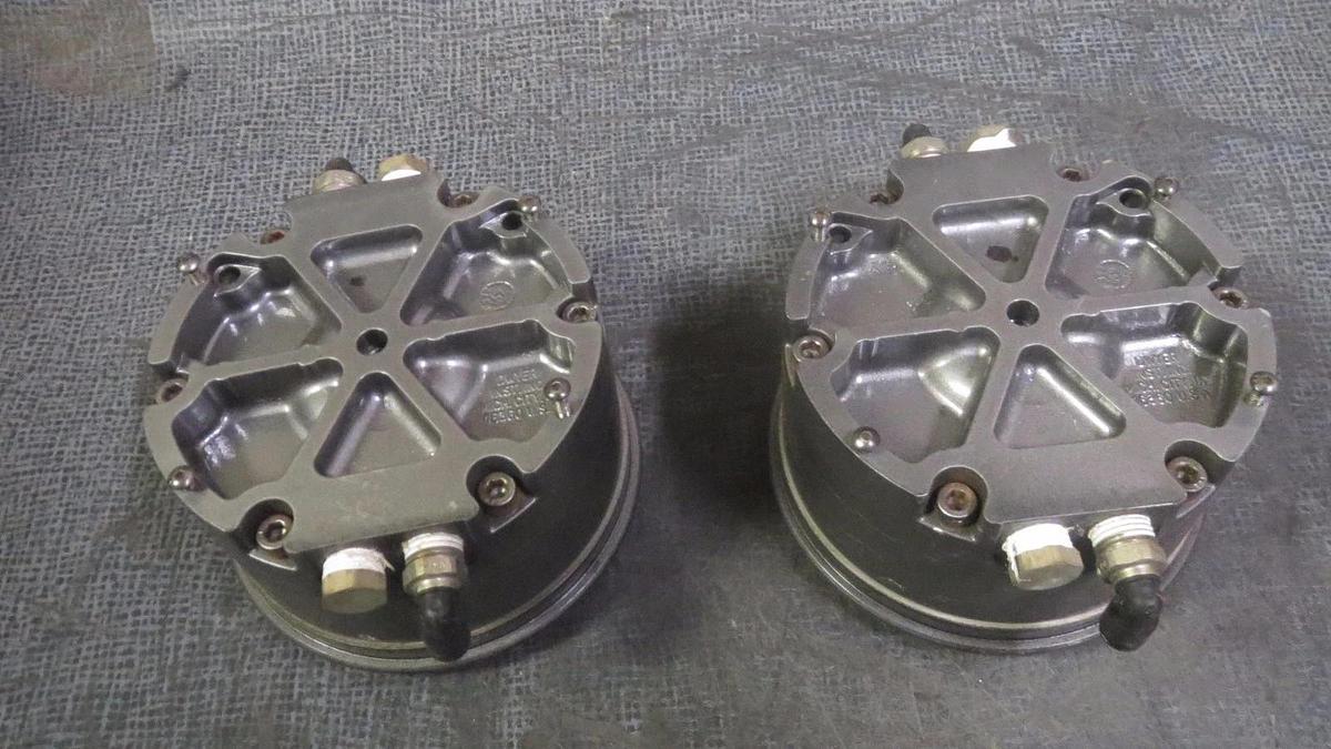 Used (1) DWYER CAPSUHELIC PRESSURE METER 500 PSIG (3400 kPa) MODEL: 4220C