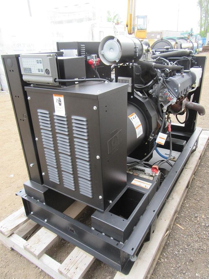 Used 35 KW GENERATOR GENERAC NATURAL GAS LP PROPANE 120/240 VOLT 1 PH 30 KW 40KW 2016