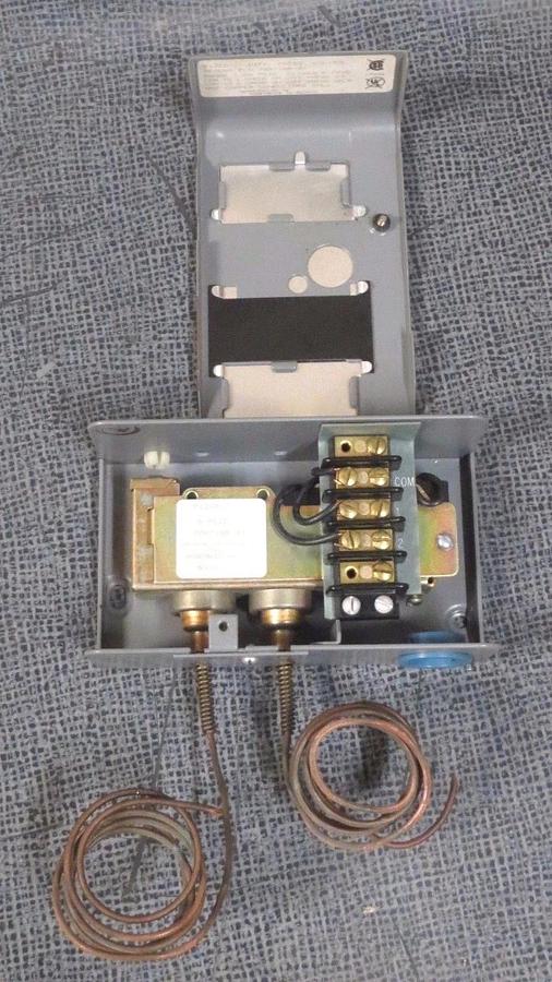 Used JOHNSON CONTROLS PENN LUBRICATION PROTECTION 7/60 PSID P12CA-1 709718B-01