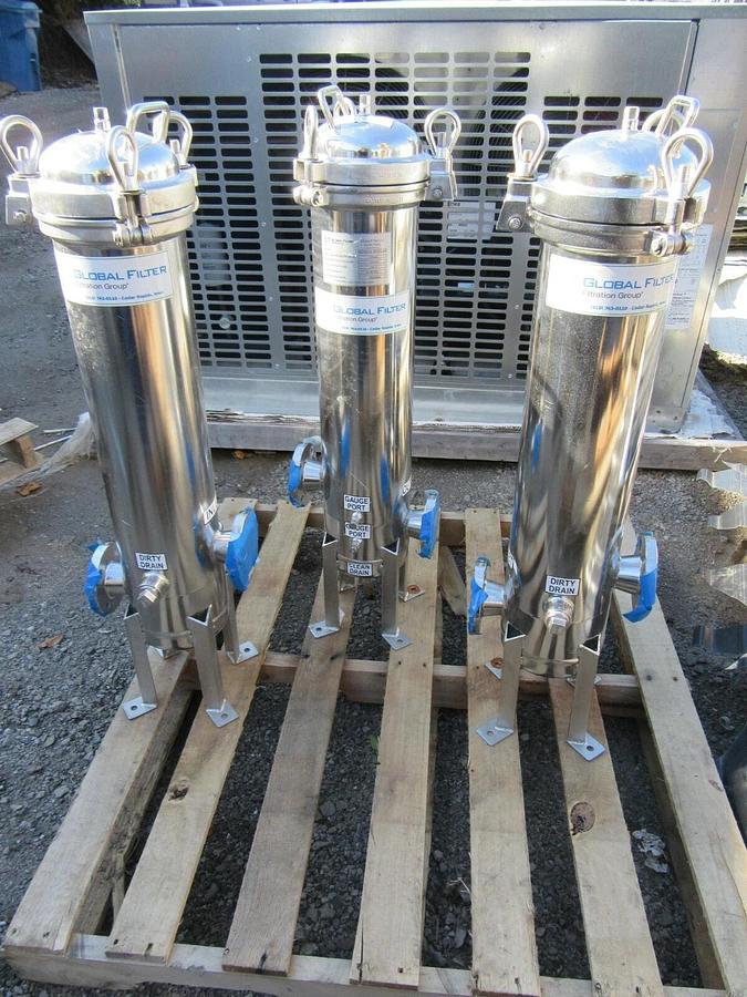 (1) 316 STAINLESS STEEL GLOBAL FILTER MULTI CARTRIDGE VESSEL GTCH3 1-1/2" FNPT