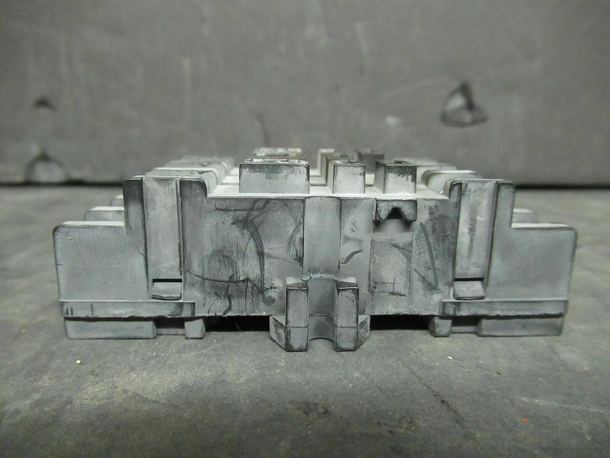 NEW OPEN BOX SQUARE D 8501NR82 SER. C RELAY SOCKET **WARRANTY INCLUDED**