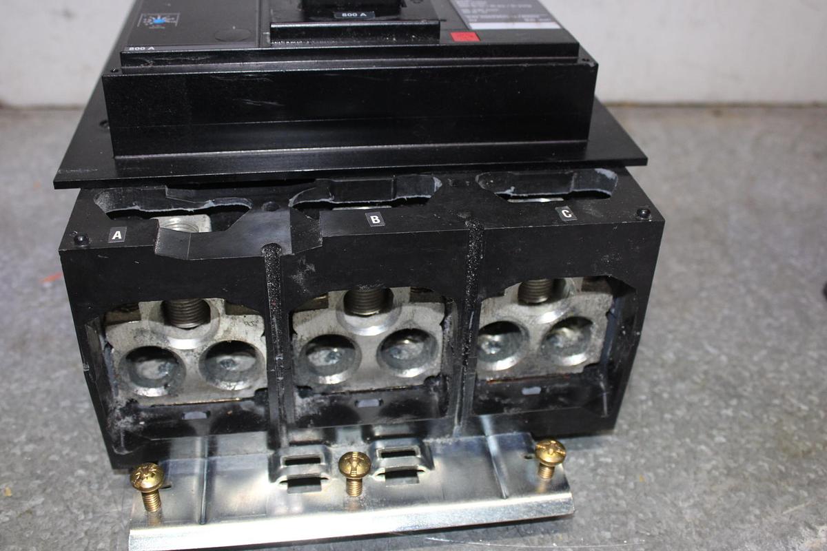 Used SQUARE D I-LINE CIRCUIT BREAKER LA36350 350 AMP 600 VAC 3-POLE