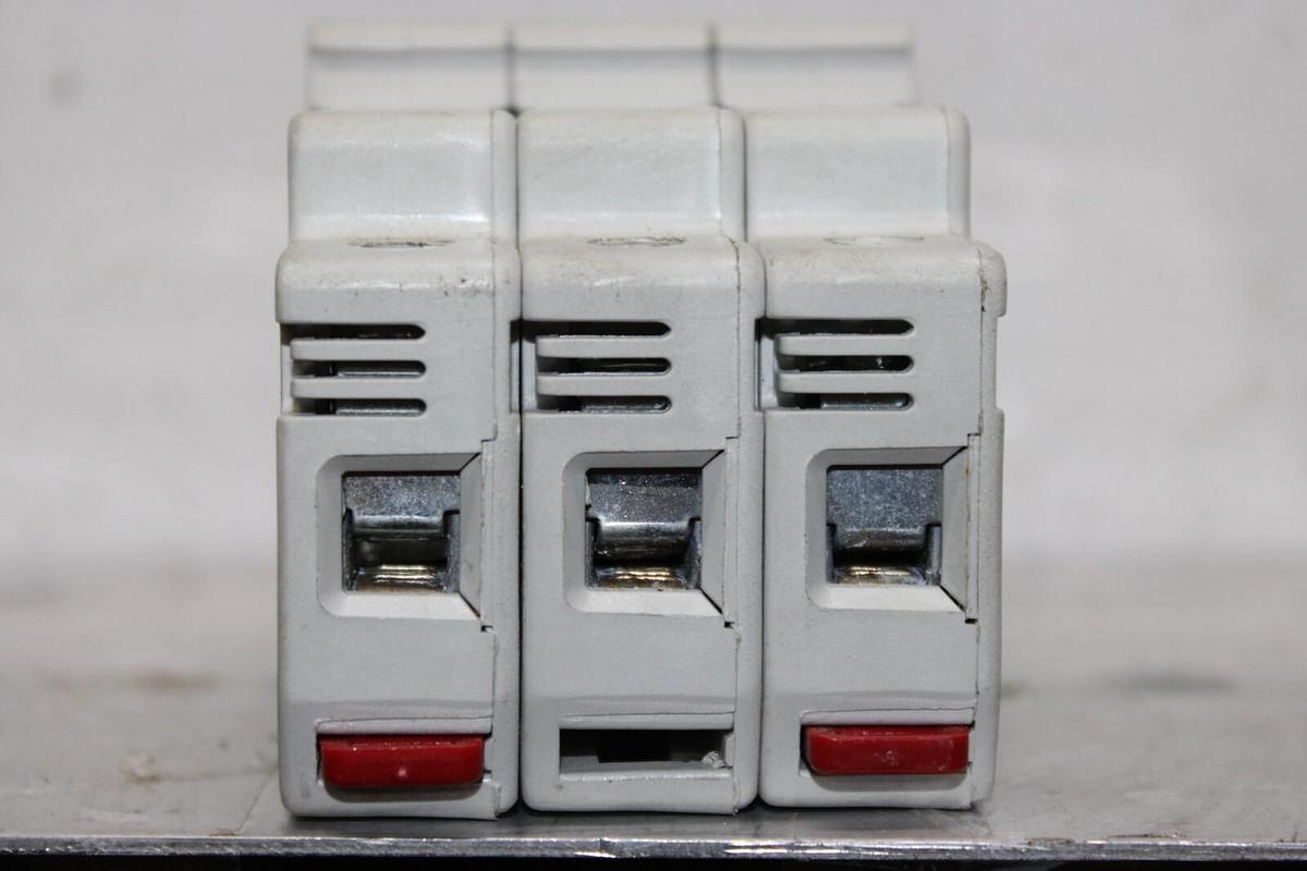 Used LITTELFUSE POWER-SAFE FUSE HOLDER LPSC 3-POLE 600 VOLT 30 AMP CLASS CC
