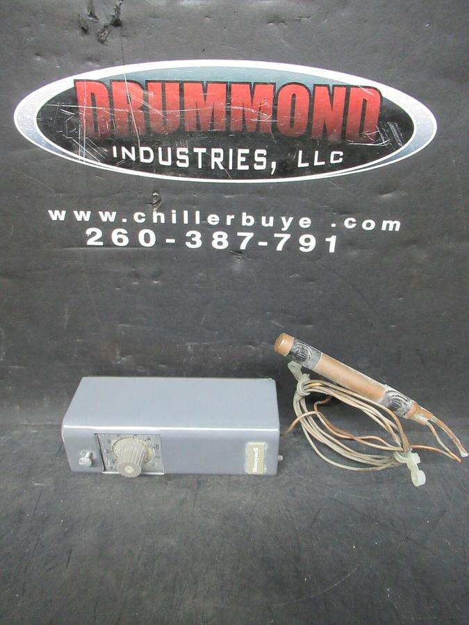 Used JOHNSON CONTROLS INDUSTRIAL THERMOSTAT T675A1003 W/ REMOTE INSERTATION BULB