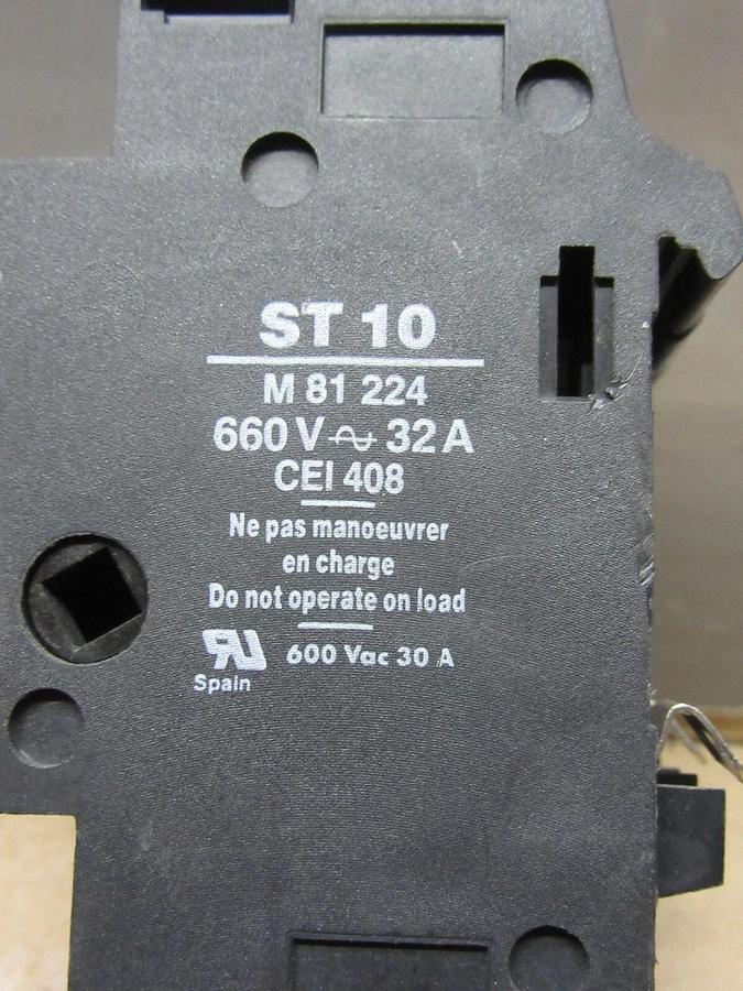 Used LOT OF 2 FERRAZ FUSE HOLDER ST-1 M-81-224 600V 32A 3-POLE **WARRANTY**