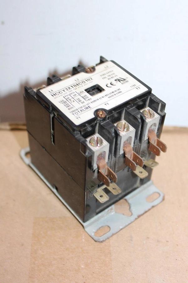 Used TOTALINE CONTACTOR HCCY3XT04CG102 40 AMP 600 VAC 25 HP 3-PHASE COIL: 120V