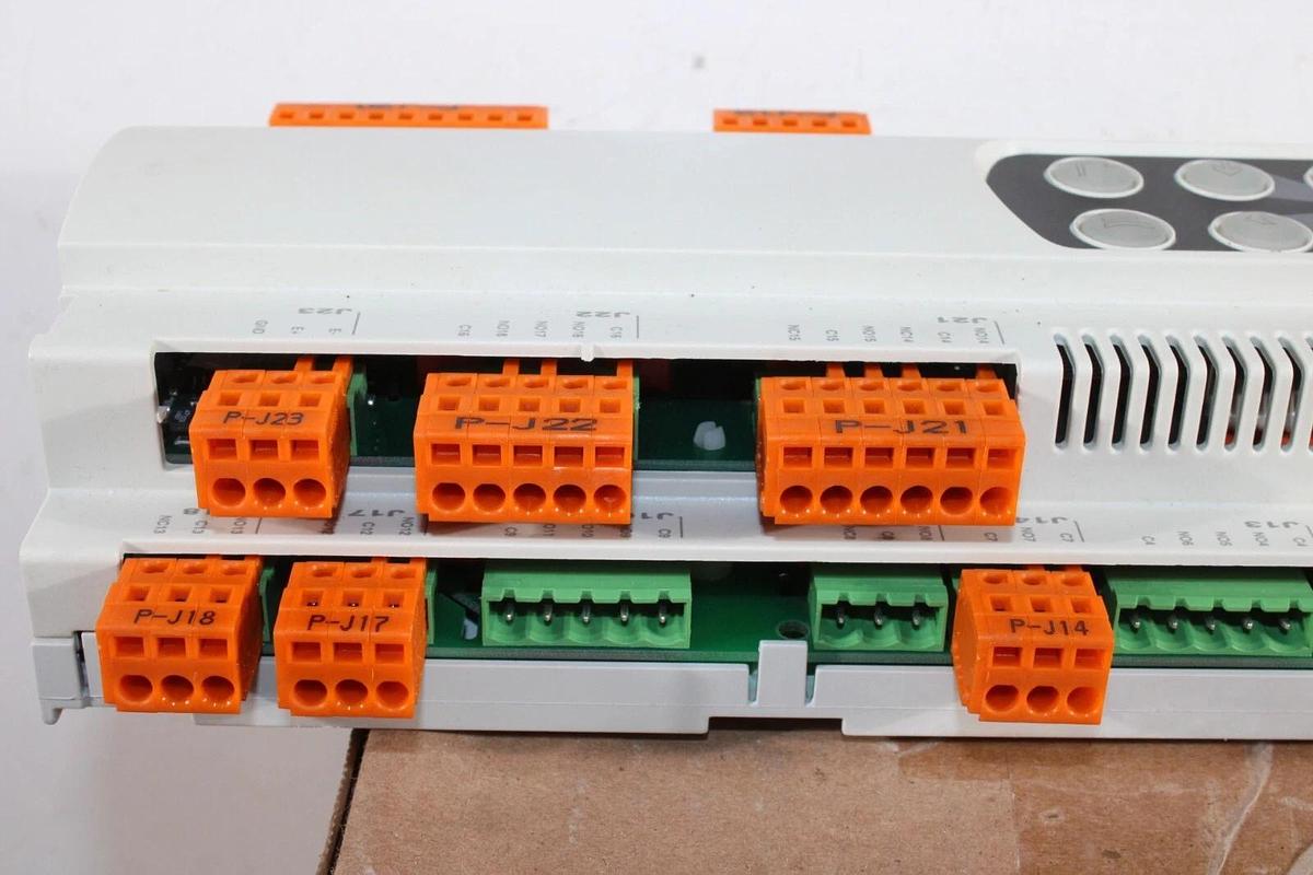Used MCQUAY CAREL MICROTECH II CHILLER CONTROL MODULE PCO2MQ3BL0 REV. 1.511