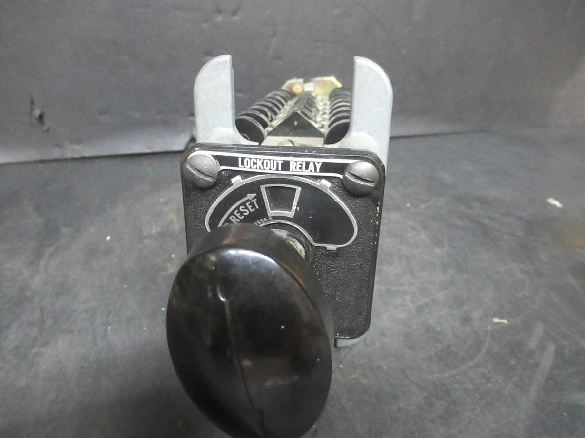 Used GENERAL ELECTRIC ROTARY SWITCH AND AUXILLIARY RELAY GEH-2058 12HEA61B355X2