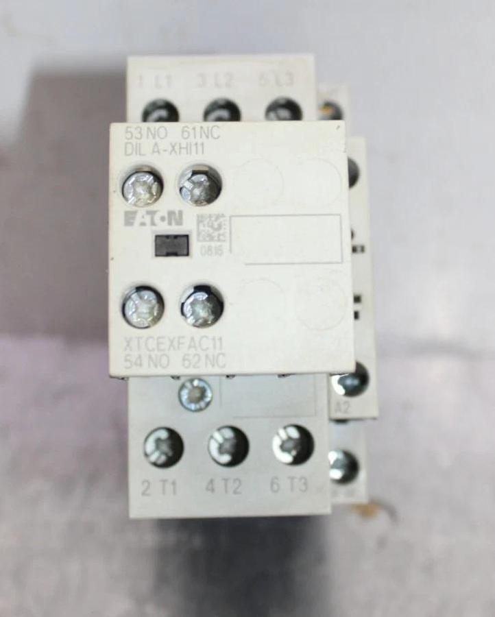 Used EATON CONTACTOR XTCE032C10 40 AMP 3-PHASE 600 VAC 3-POLE 25 HP W/ XTCEXFAC11