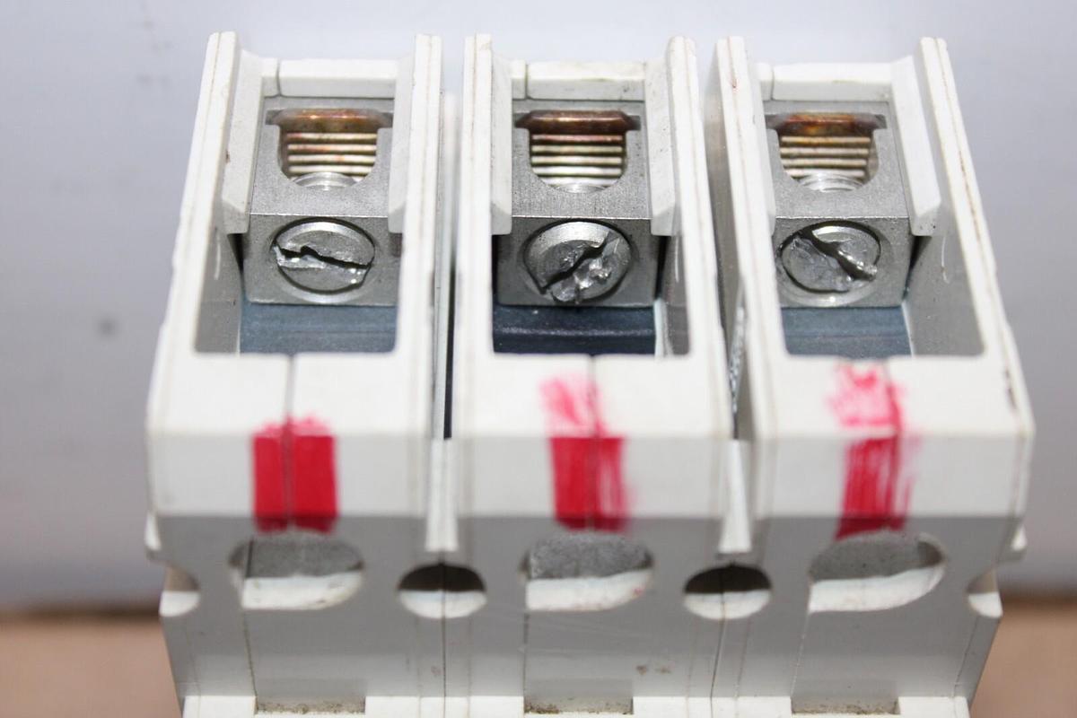Used SIEMENS 3-POLE BREAKER CQD345 45 AMP 480Y/277 VOLT *30 DAY WARRANTY INCLUDED*