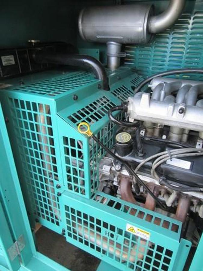 Used 35 KW GENERATOR NAT GAS LP CUMMINS ONAN 120/240 VOLT 1 PH RE-CONNECTABLE 405 HRS