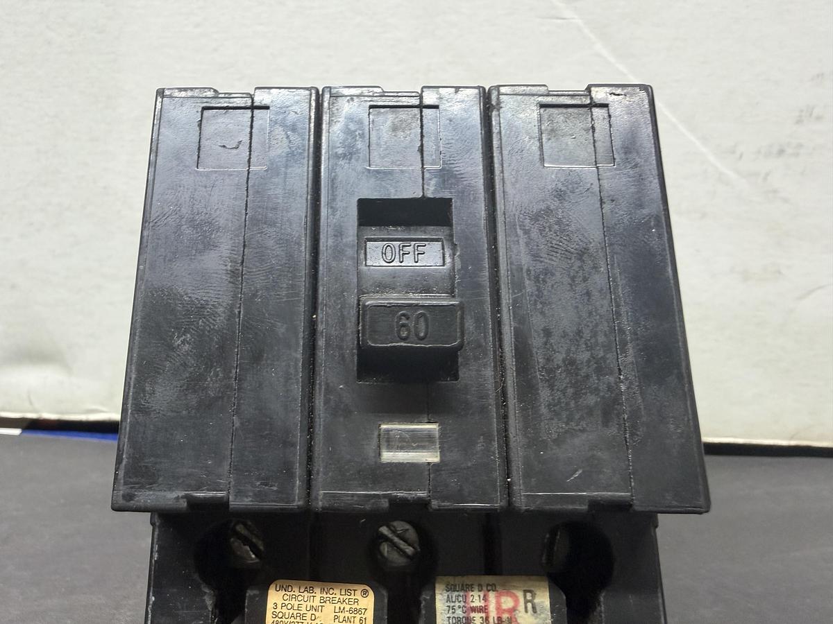 Used SQUARE D CIRCUIT BREAKER EHB34030 30 AMP 480/277 VAC 3-POLE