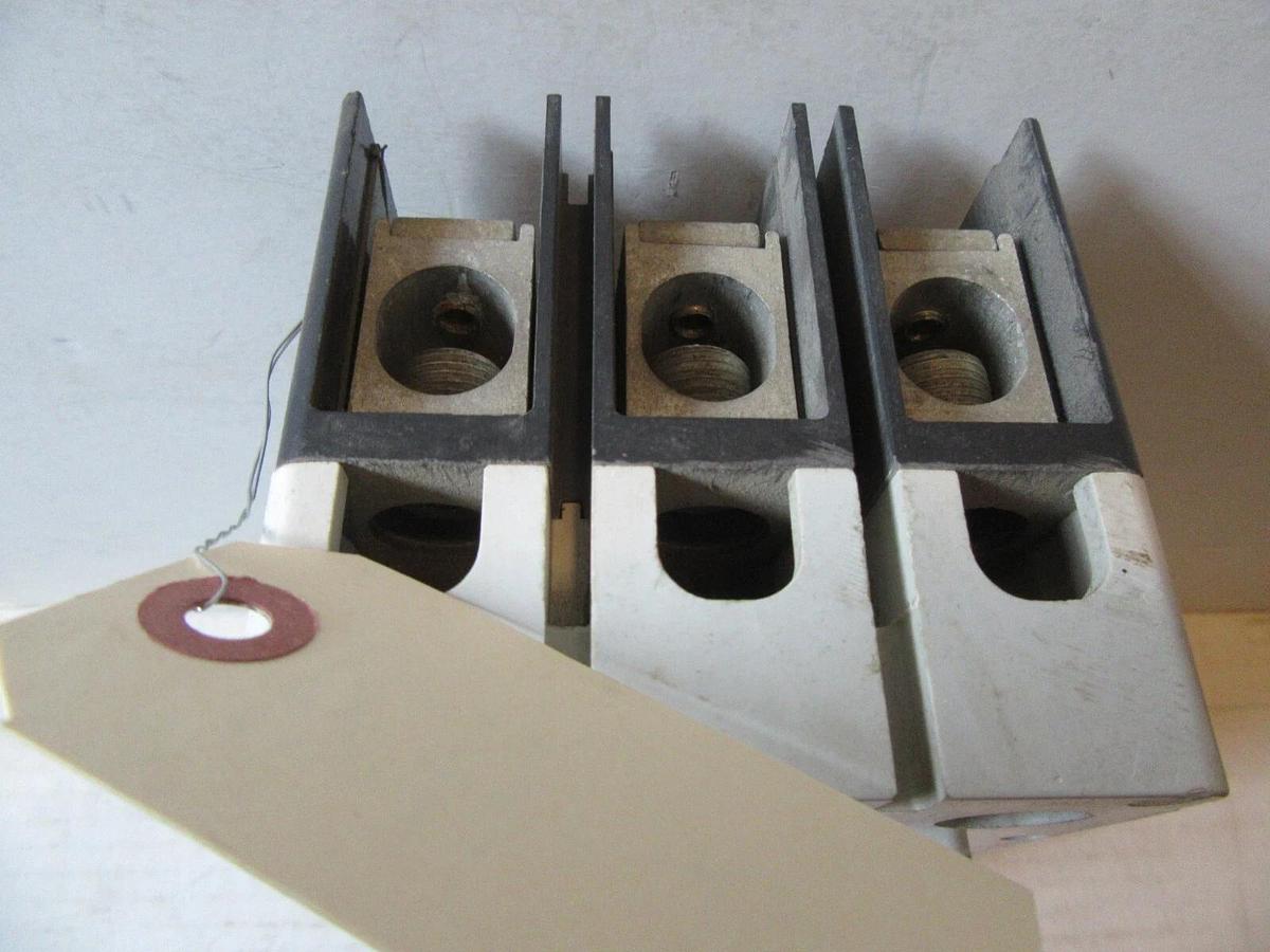 Used (1) CUTLER HAMMER JDB35k CIRCUIT BREAKER JDB3225 225 AMP 600 VAC 3-POLE