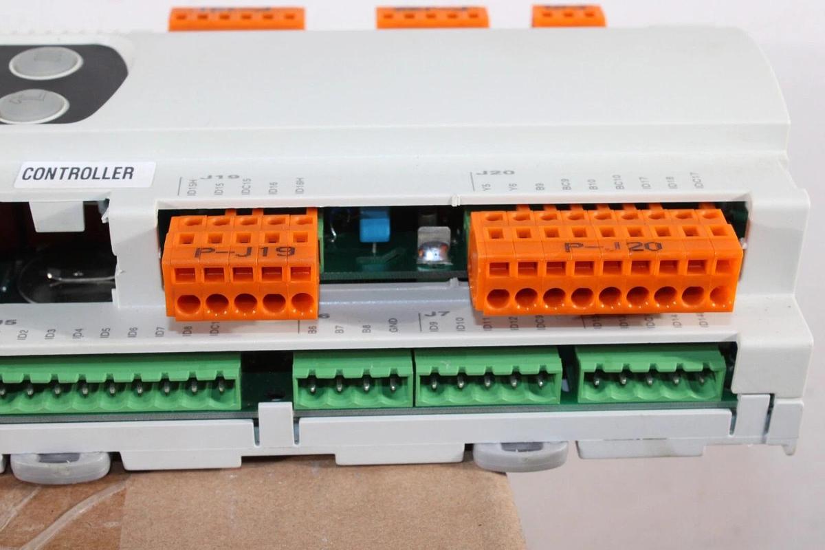 Used MCQUAY CAREL MICROTECH II CHILLER CONTROL MODULE PCO2MQ3BL0 REV. 1.511