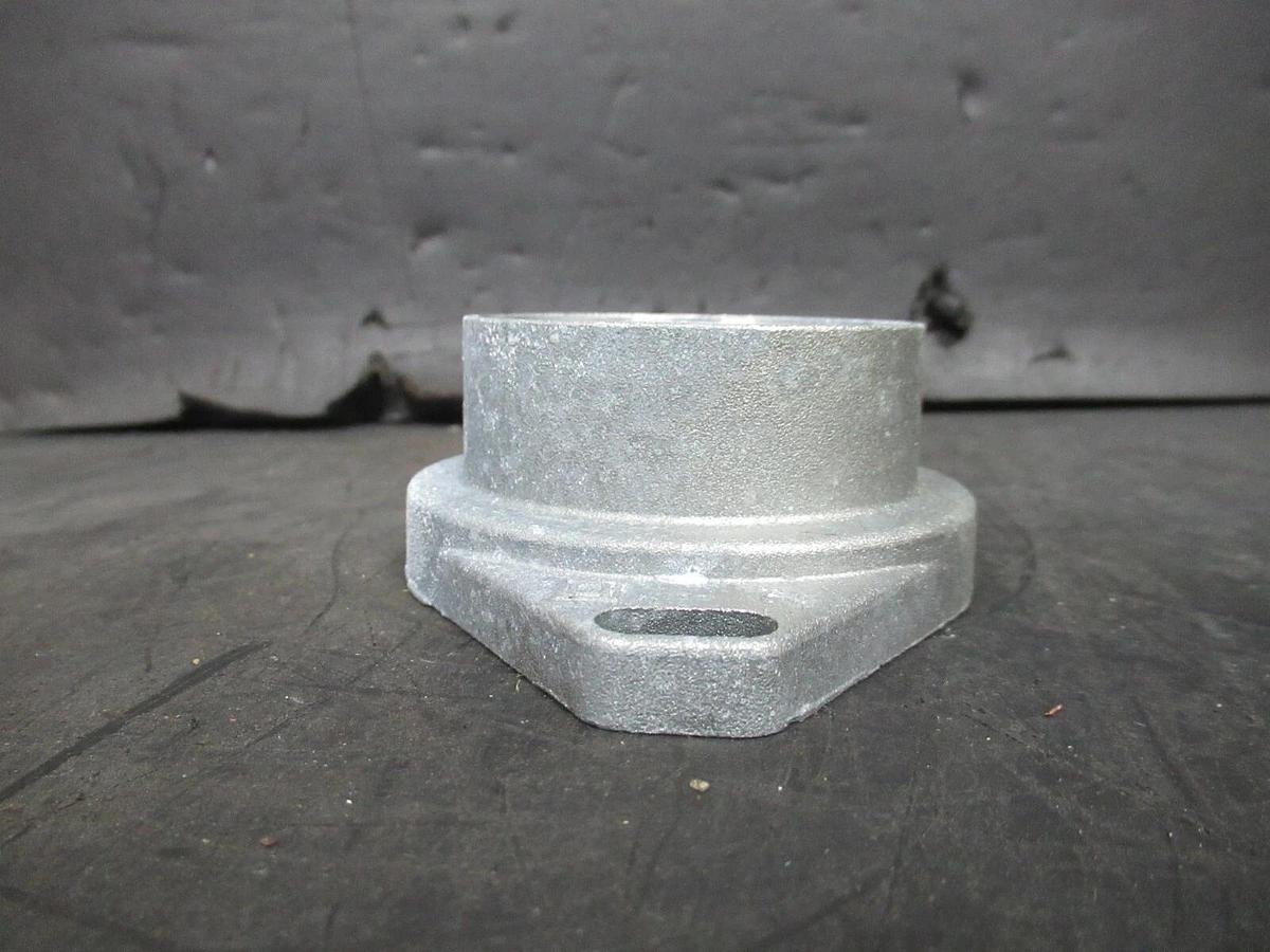 NEW SURPLUS SQUARE D INTERCHANGEABLE RAINTIGHT HUB B-200 SER. 2 **WARRANTY**