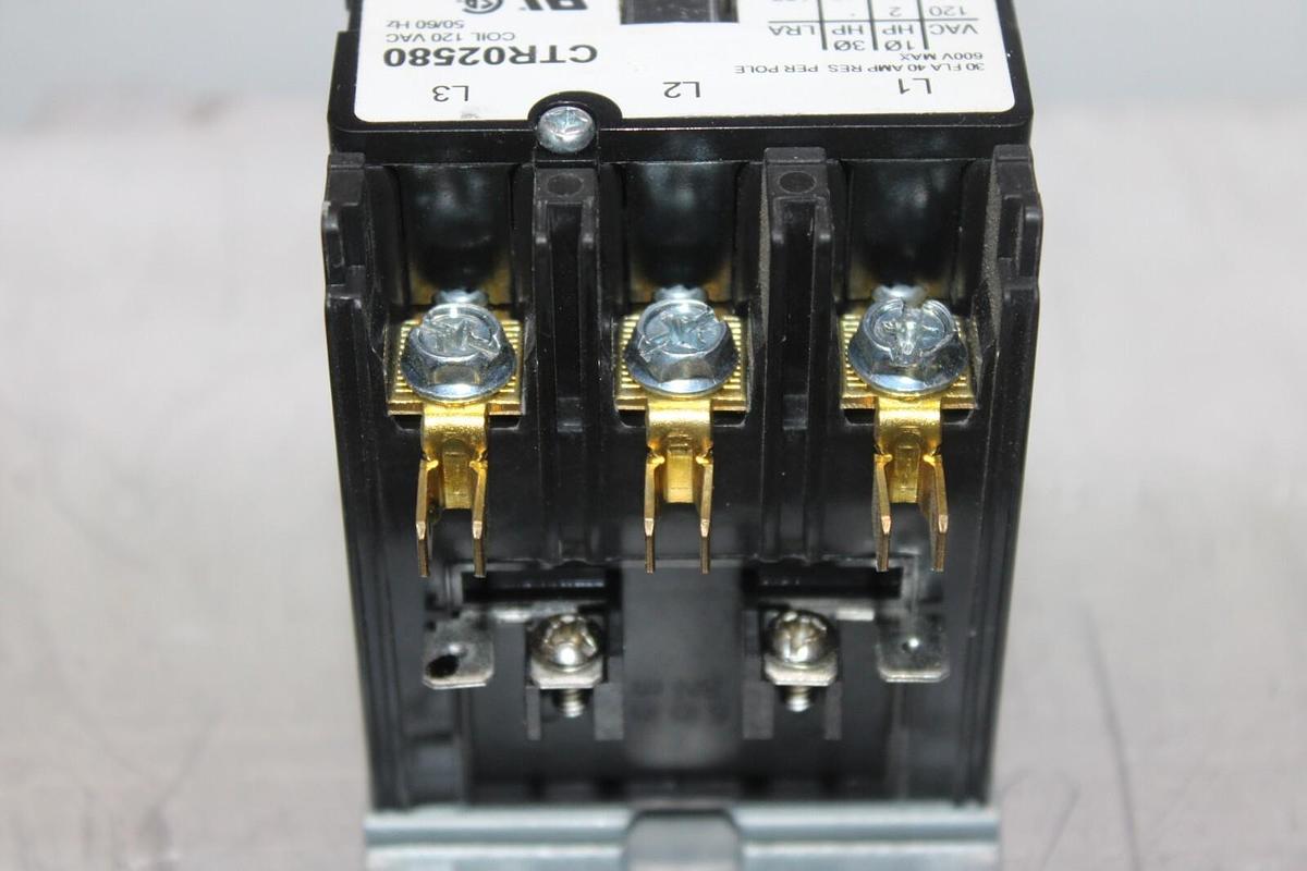 Used TRANE CONTACTOR CTR02580 HCCY3XT02AT318 30 AMP 600 VAC 3-POLE 3-PHASE