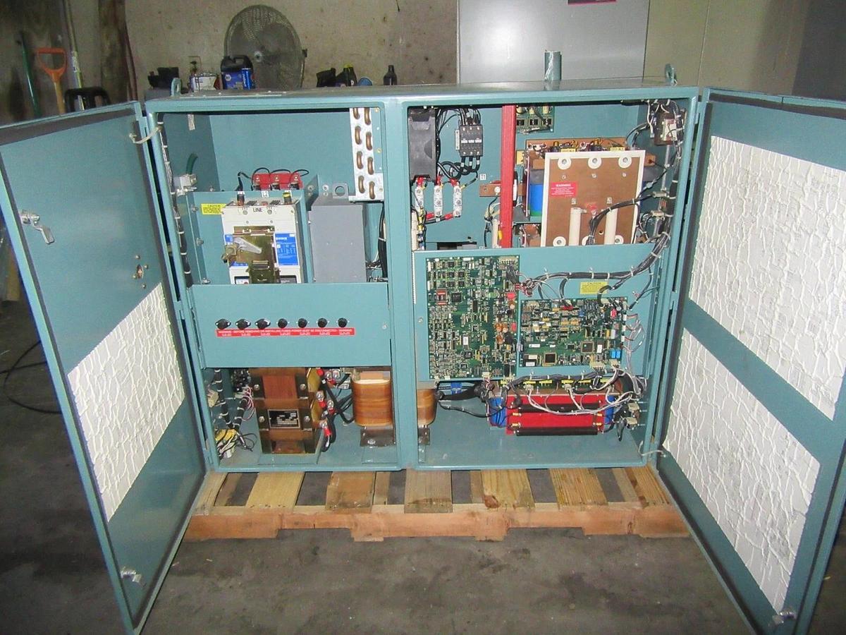 Used YORK / JOHNSON CONTROLS 351 HP VSD 371-017420-103 MO# TM351T B6F-46 390 A DRIVE