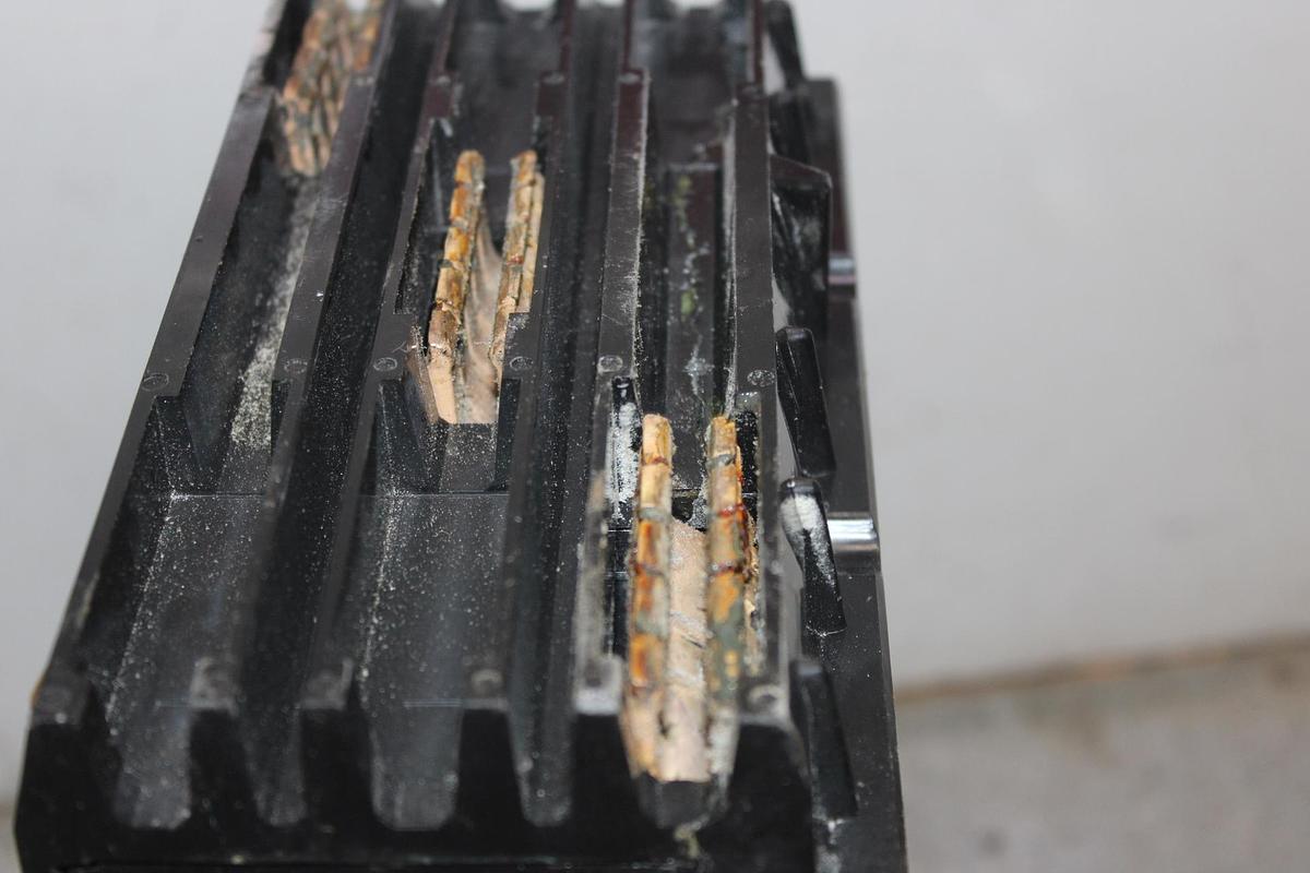 Used SQUARE D POWERPACT PLUG-IN SUB-FEED LUG SL800 SERIES 2 800 AMP 600 VAC 3-POLE