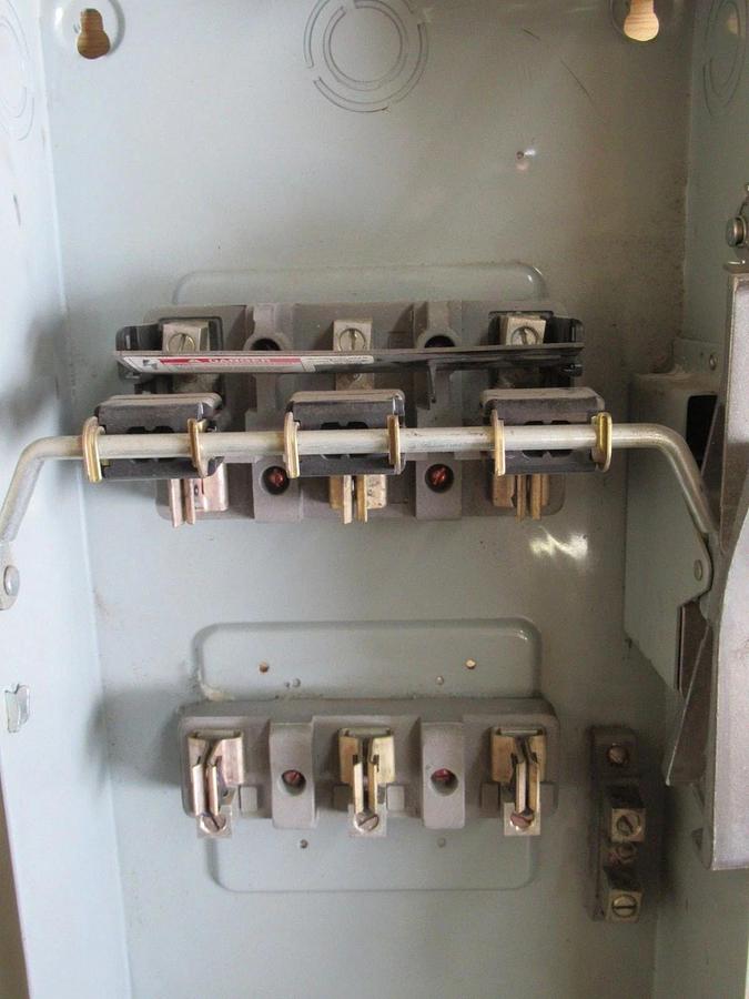 Used ITE DISCONNECT FUSIBLE SAFETY SWITCH SN423 240VAC 30HP 100A **WARRANTY**