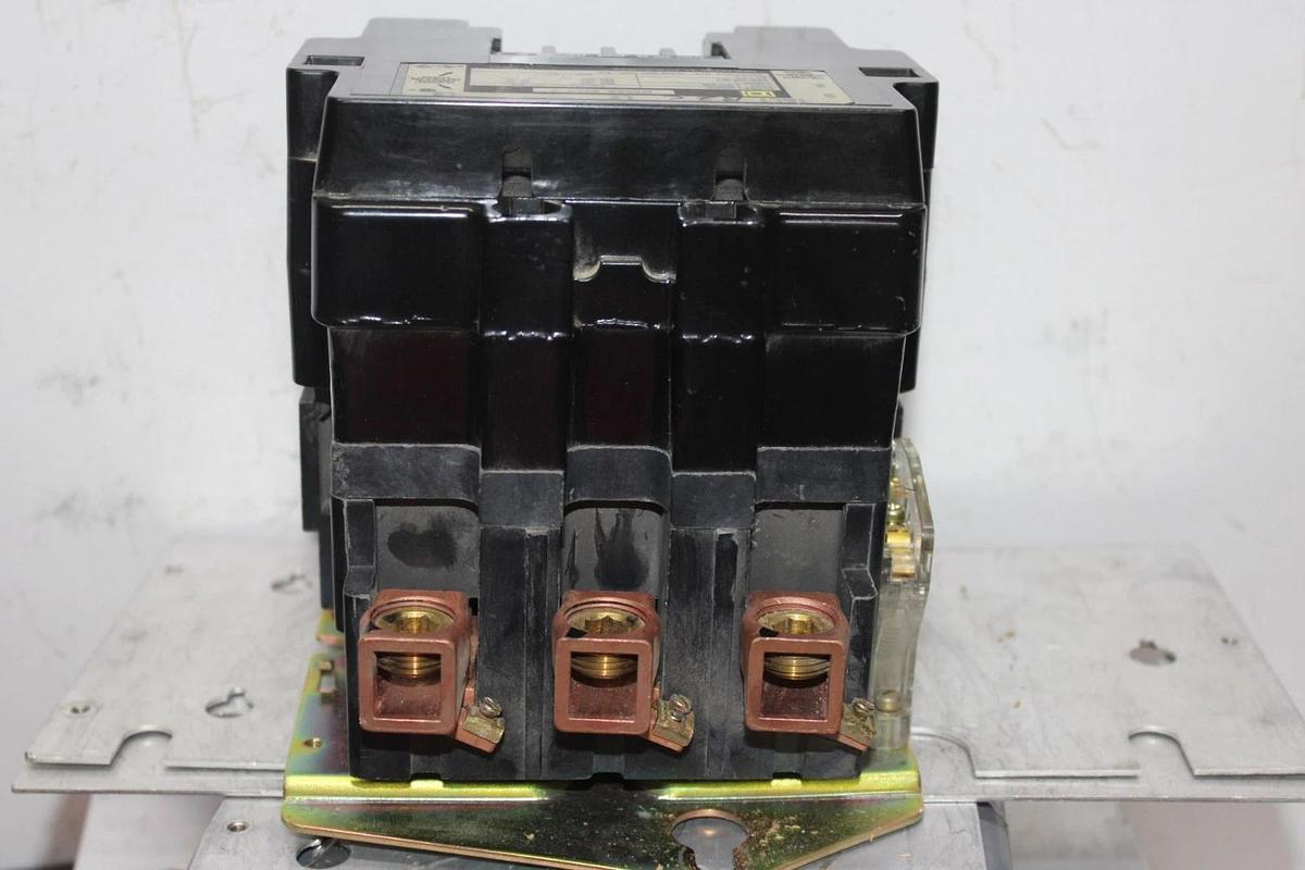 Used SQUARE D NEMA CONTACTOR 8502SF02 NEMA 4 600 VOLT 135 AMP 100 HP COIL: 120 VOLT