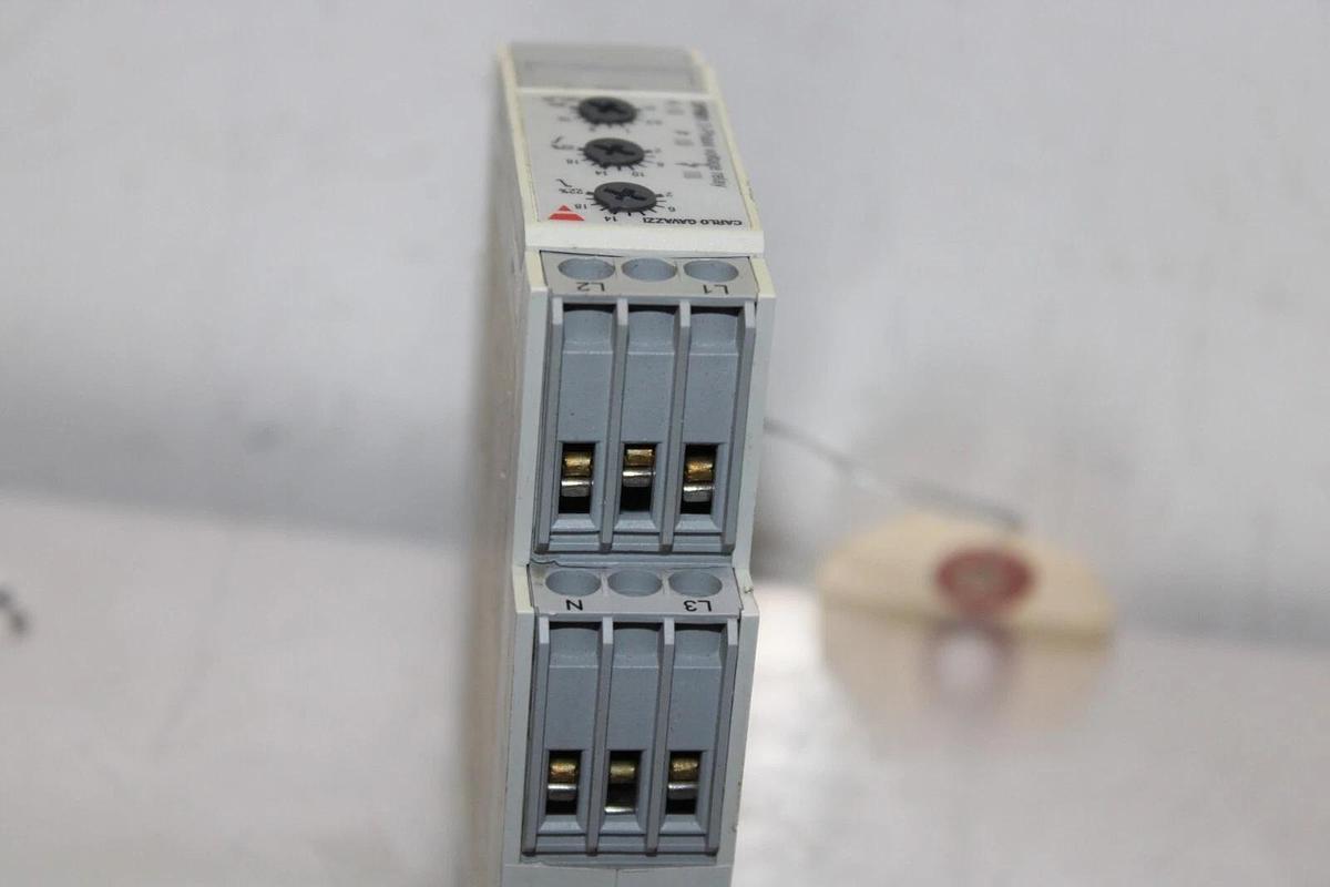 Used CARLO GAVAZZI 3-PHASE RELAY DPB01CM48 480 VAC 5 AMP **WARRANTY INCLUDED**