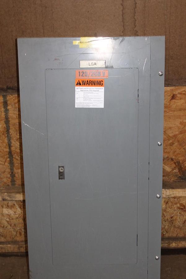 Used SQUARE D TYPE 1 NF MAIN SERVICE PANEL 12106793820100001 125 AMP 30-SLOT 240V