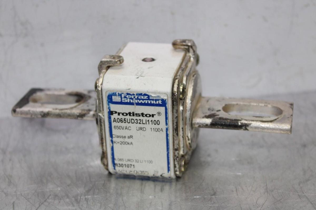 Used FERRAZ SHAWMUT PROTISTOR SQUARE BODY FUSE A065UD32LI1100 650 VAC 1100 AMP
