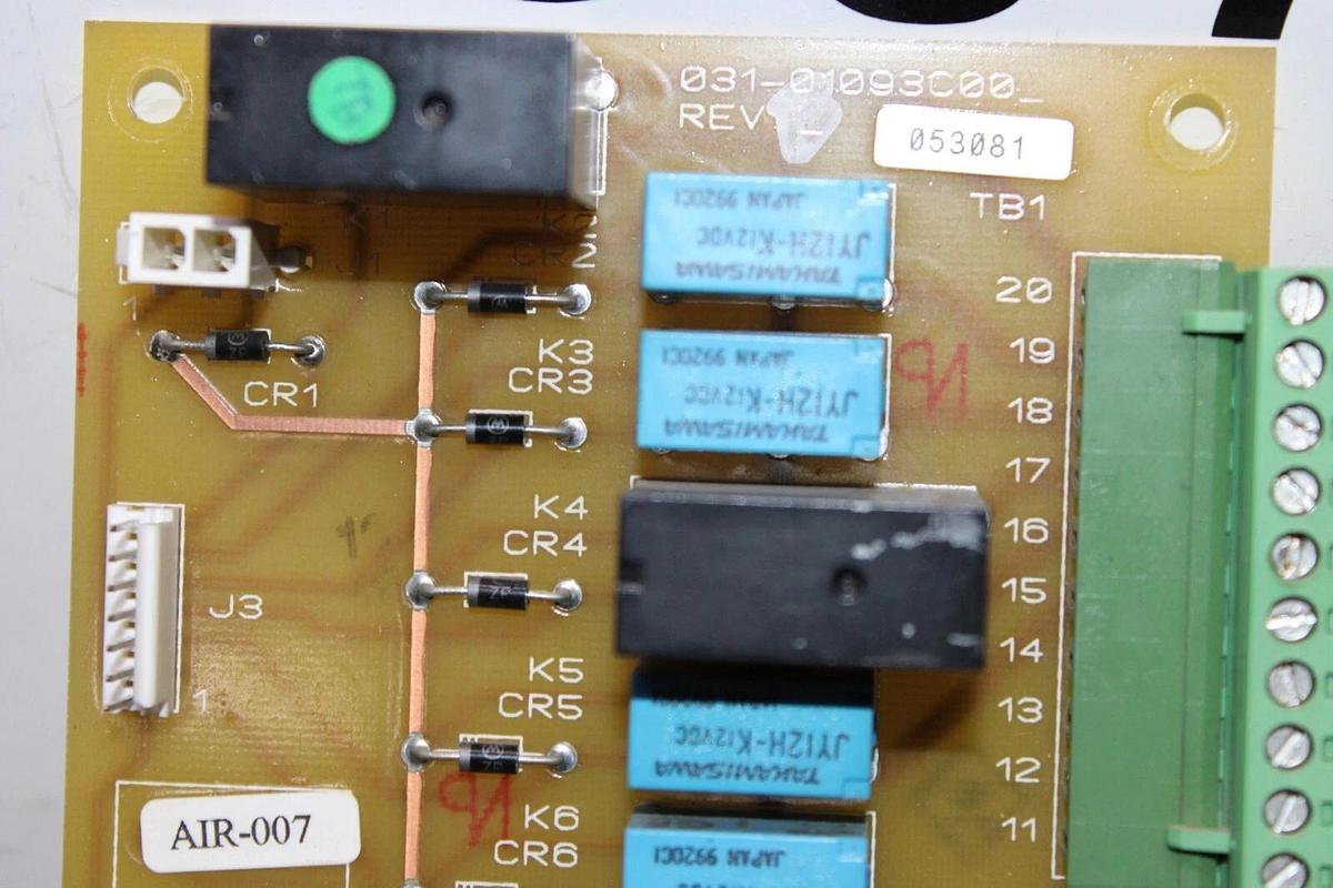 Used YORK CIRCUIT BOARD RELAY BOARD 031-01093C00 REV. B **WARRANTY INCLUDED**