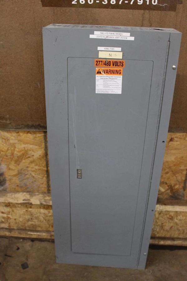 Used SQUARE D TYPE 1 NF MAIN SERVICE PANEL 12106793820030001 150 AMP 30-SLOT 600V