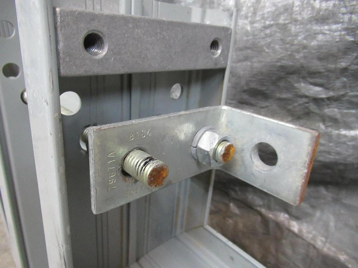 Used 3000 AMP GE SPECTRA SERIES FLATWISE 90° BUSWAY ELBOW 02692867 600 V 3 PH 3 W W/G