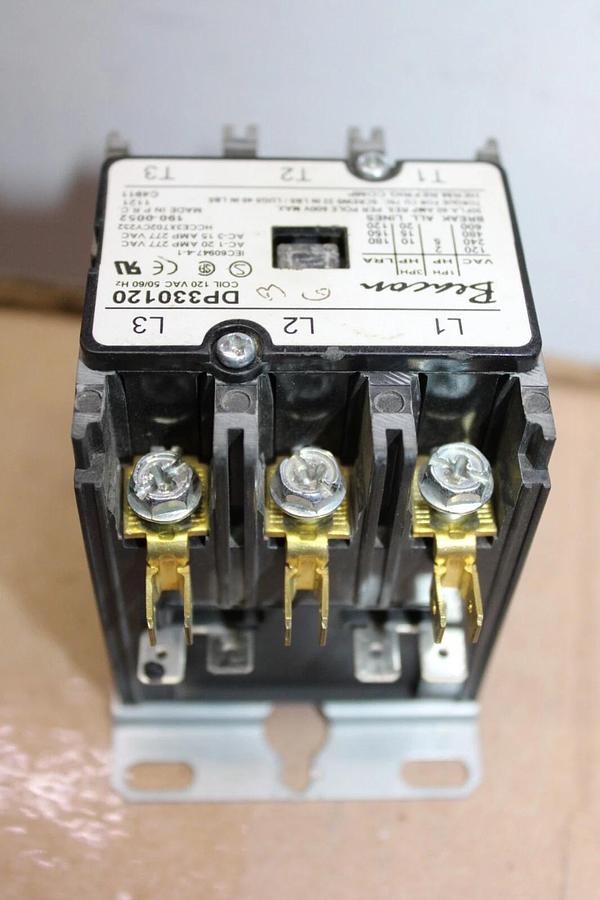 Used BEACON CONTACTOR DP330120 30 AMP 600 VAC 3-POLE 20 HP COIL: 120V