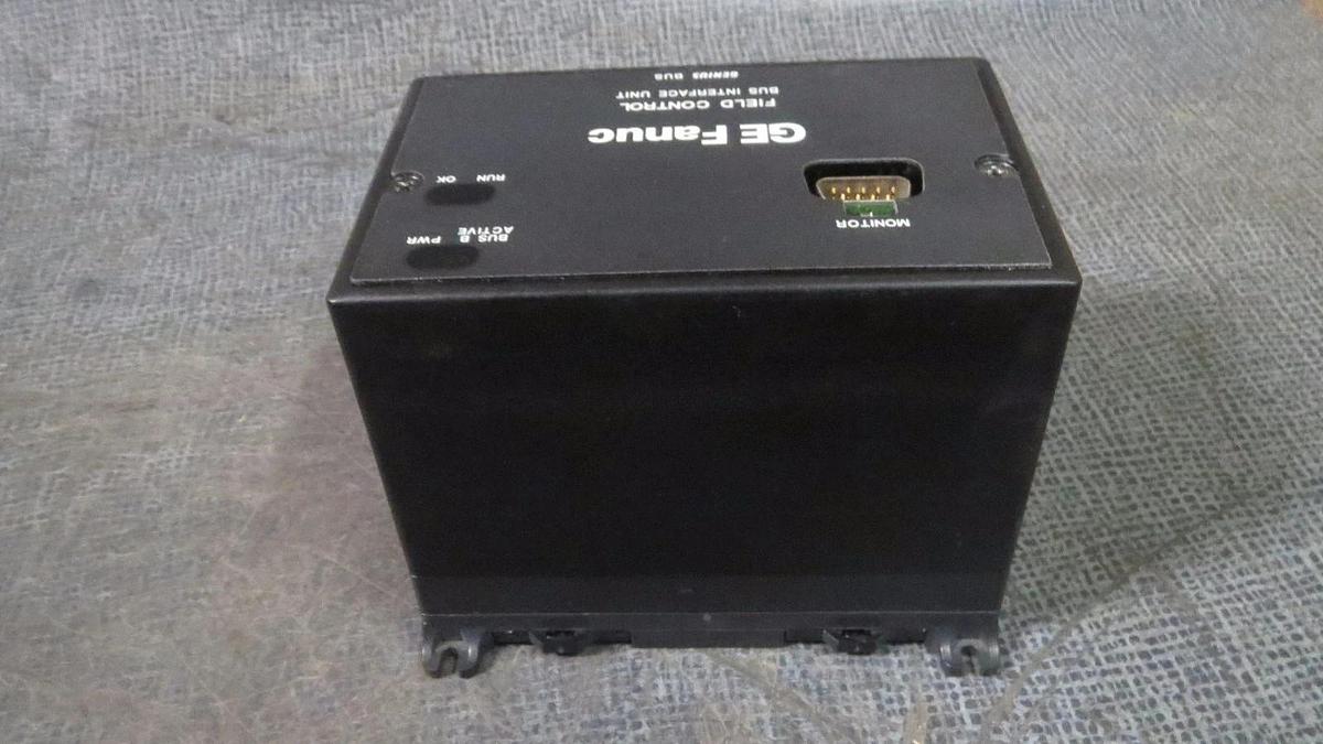 Used GE FANUC FIELD CONTROL GENIUS BUS INTERFACE WITH BASE  MODEL: IC670GBI002G